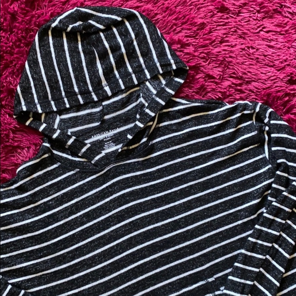 AEO NWOT crop plush black & white striped hoodie - Picture 2 of 8